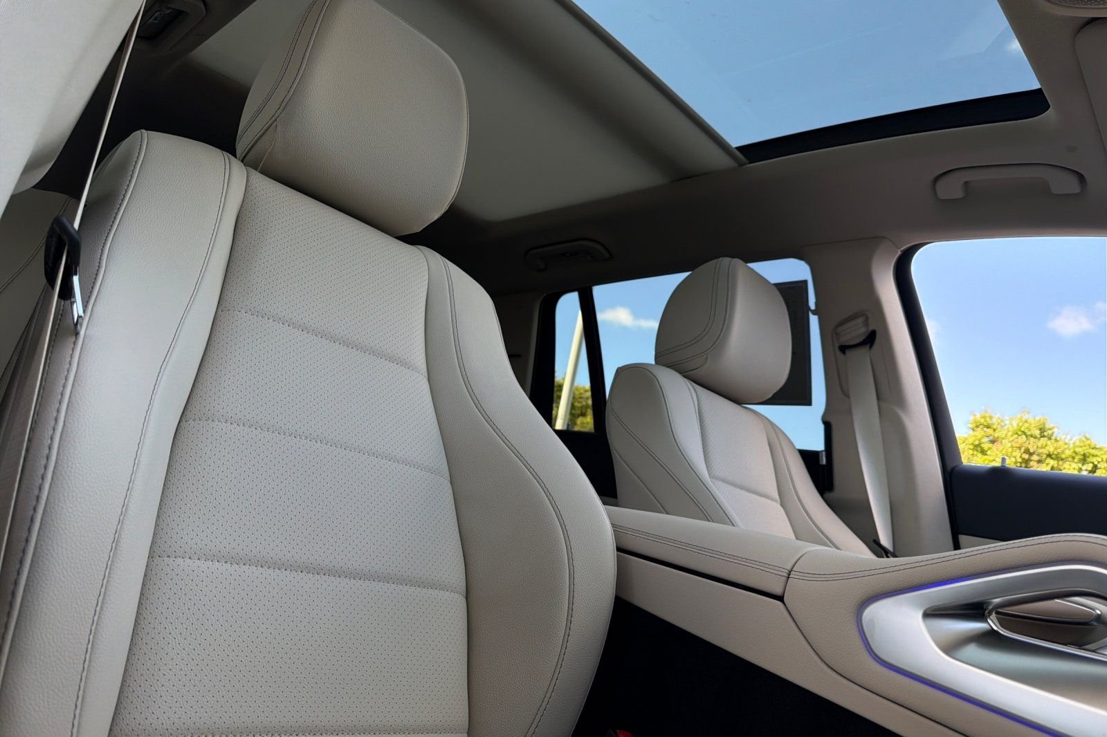 New 2026 Polar White Mercedes-Benz GLS 450 image 3