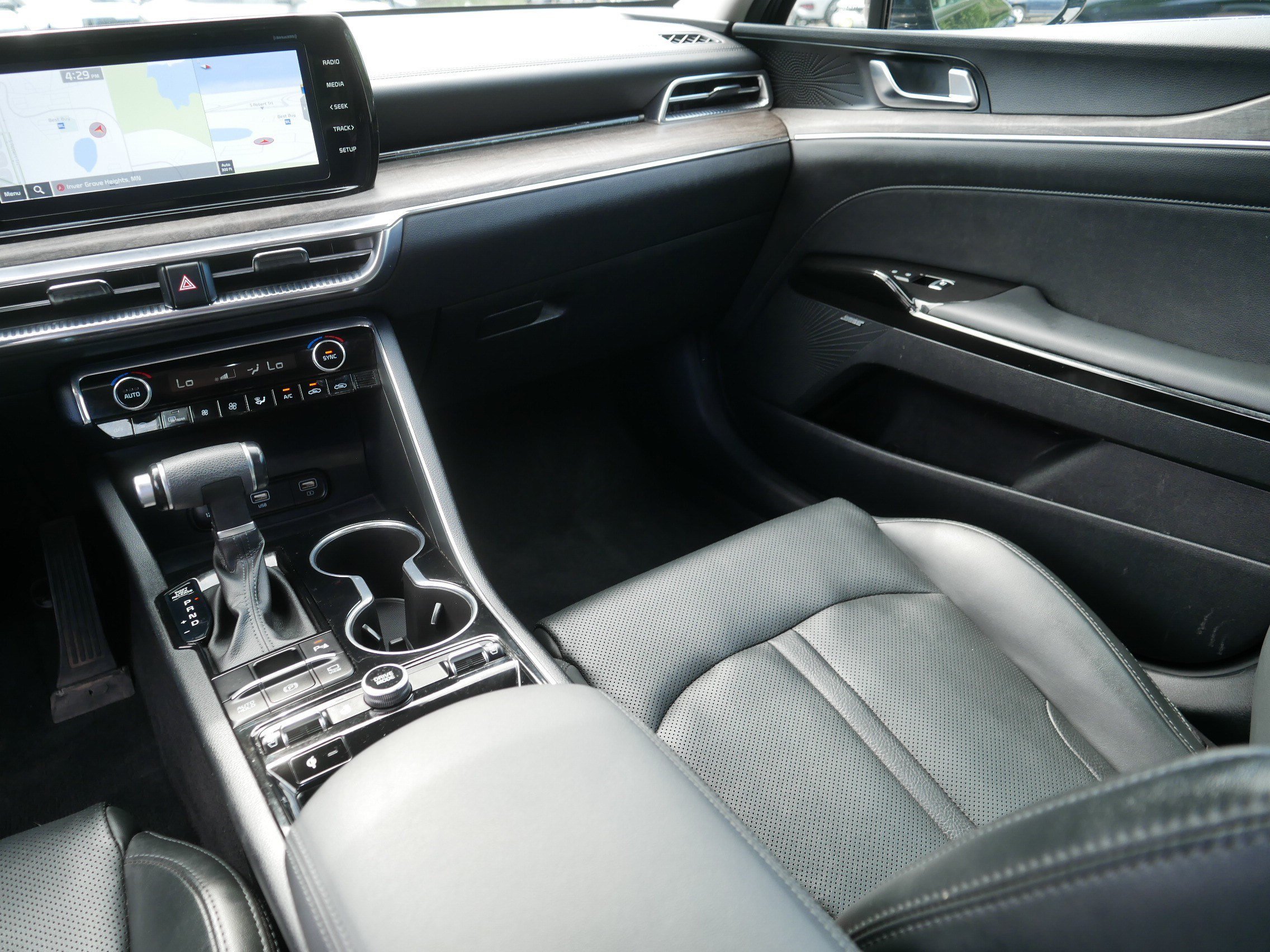 Used 2023 Ebony Black Kia EX image 11