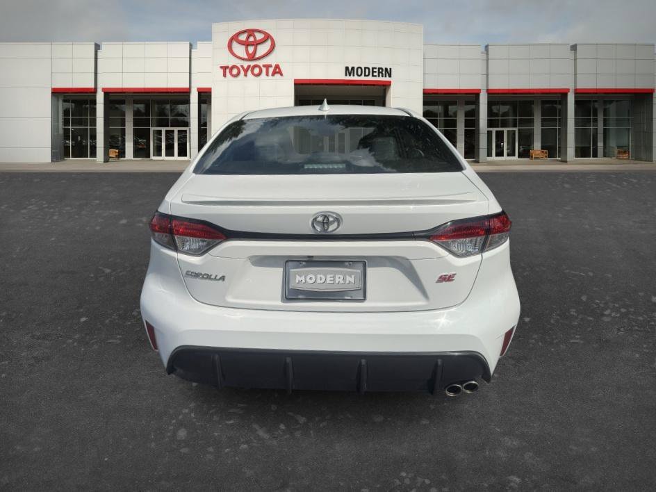 Used 2025 Ice Toyota SE image 5