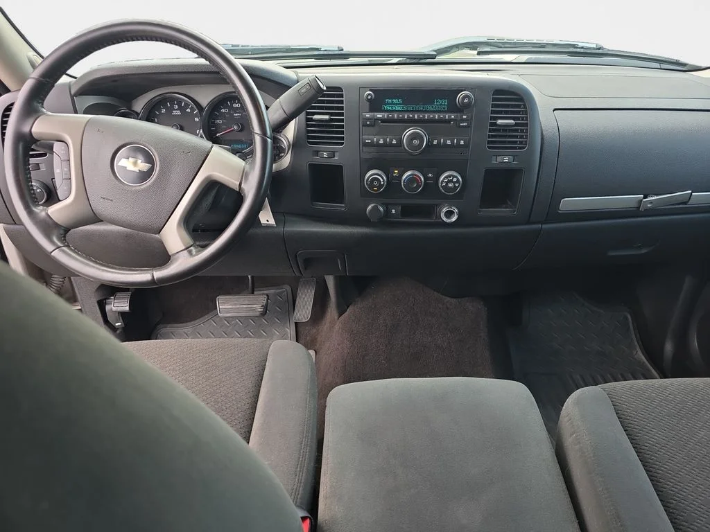 Used 2007 Silver Birch Metallic Chevrolet LT image 14