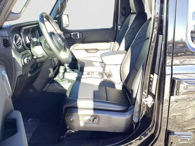 New 2026 Black Clearcoat Jeep 4-DOOR SAHARA image 10