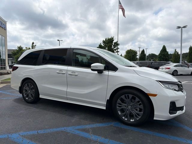 Certified Used 2026 Platinum White Pearl Honda Touring image 4