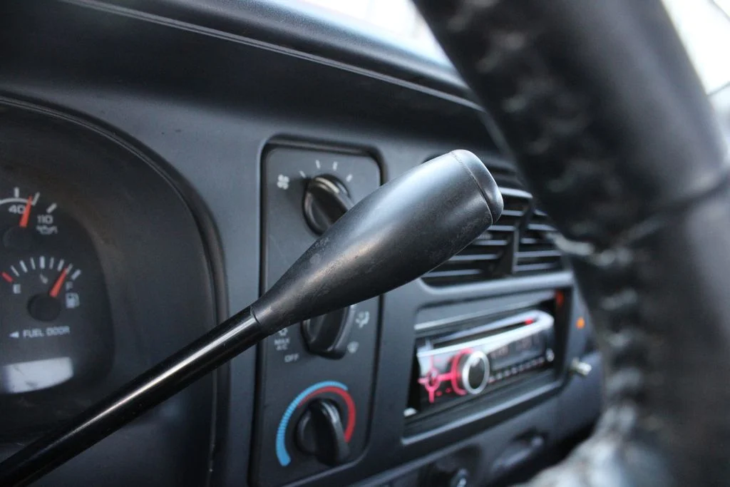Used 2000 White Dodge Sport image 10