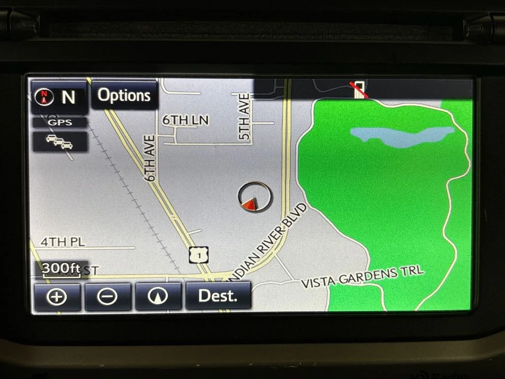 Used 2015 White Toyota SR5 image 26