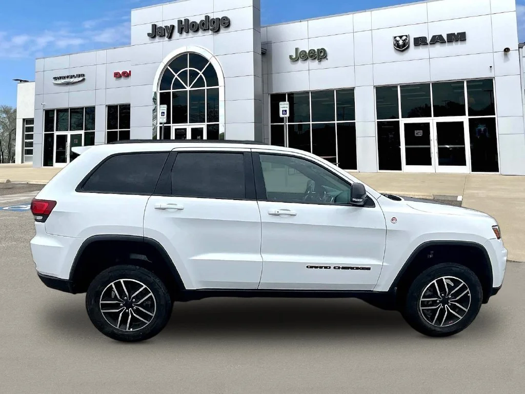 Used 2020 White Jeep Trailhawk image 5