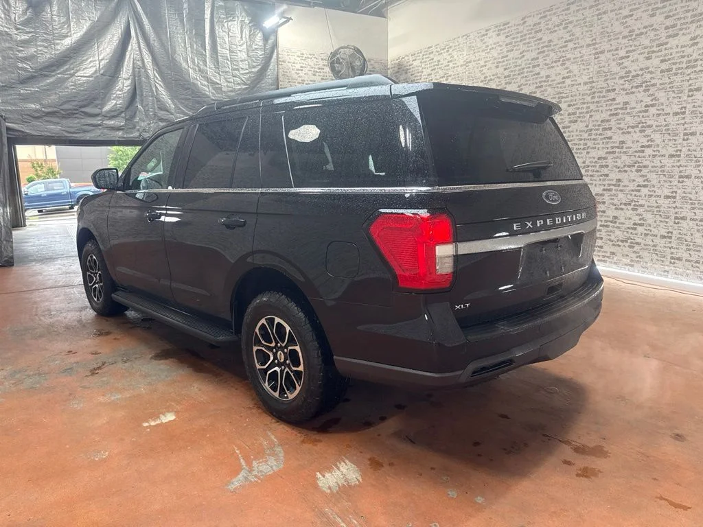 Used 2022 Agate Black Metallic Ford XLT image 5