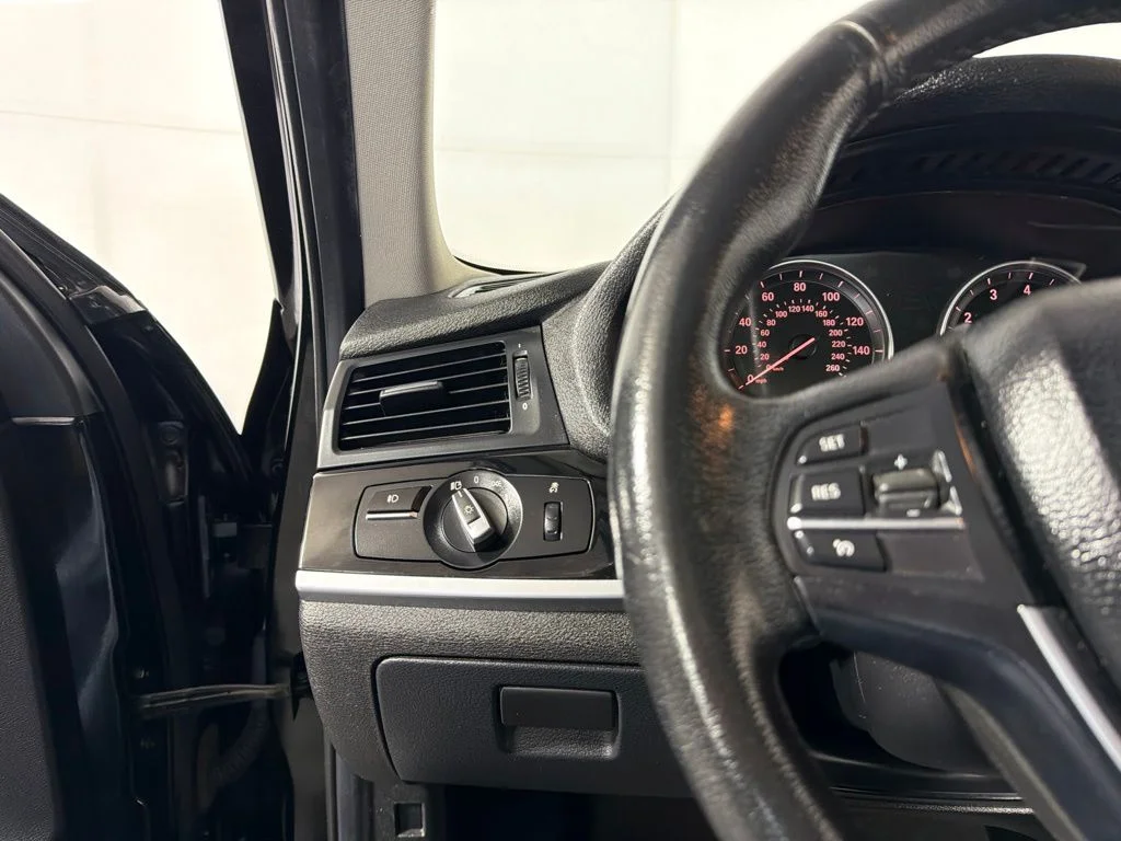 Used 2017 Black BMW xDrive28i image 13