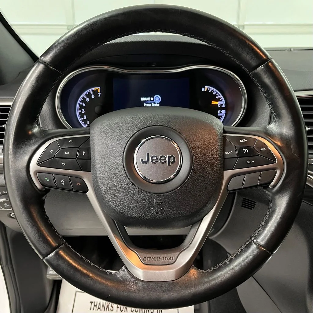 Used 2020 White Jeep Laredo E image 26