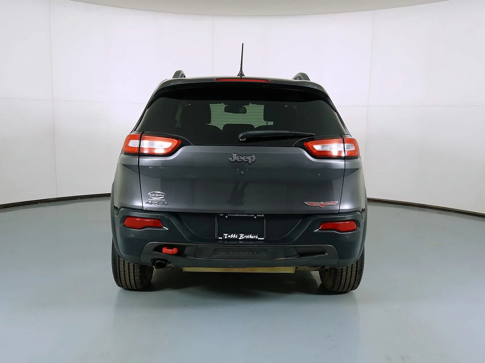 Used 2016 Granite Crystal Metallic Clearcoat Jeep Trailhawk image 5