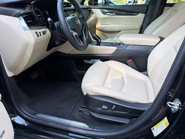 Used 2017 STELLAR BLACK METALLIC Cadillac FWD image 9
