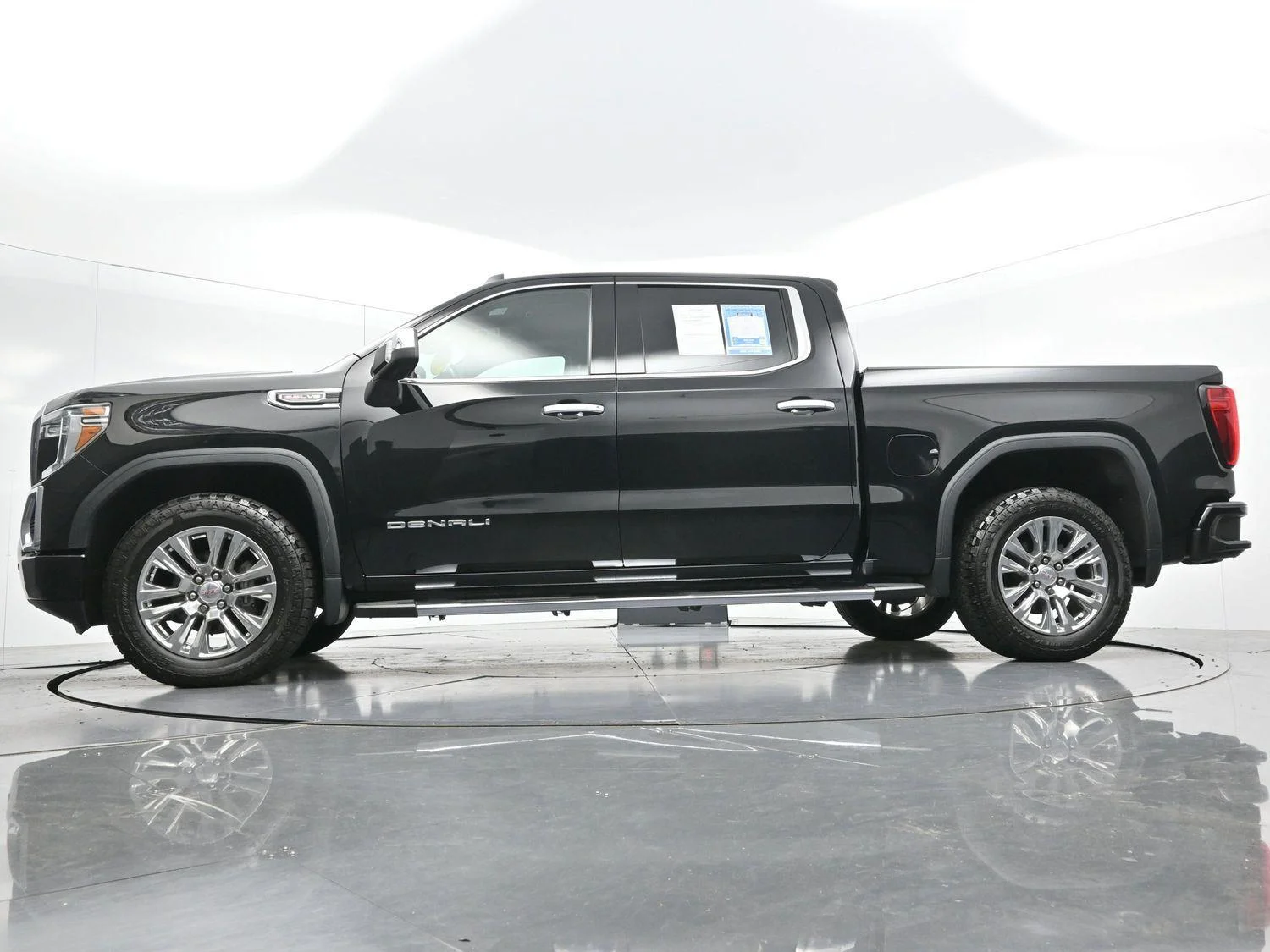 Used 2021 Onyx Black GMC Denali image 51