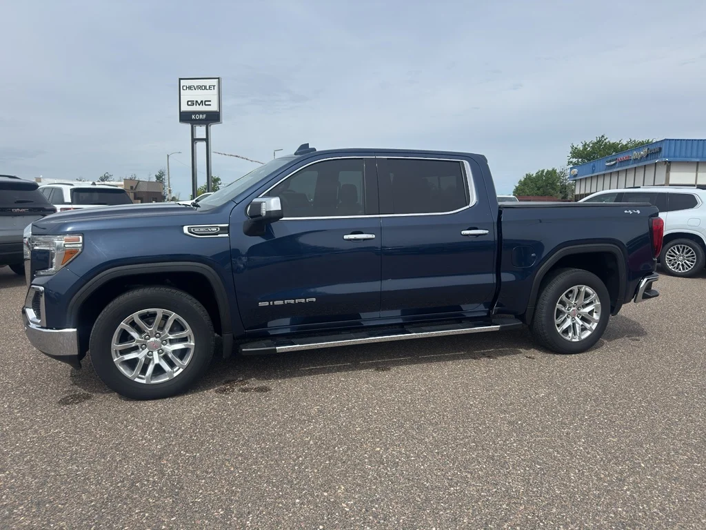 Used 2021 Pacific Blue Metallic GMC SLT image 1