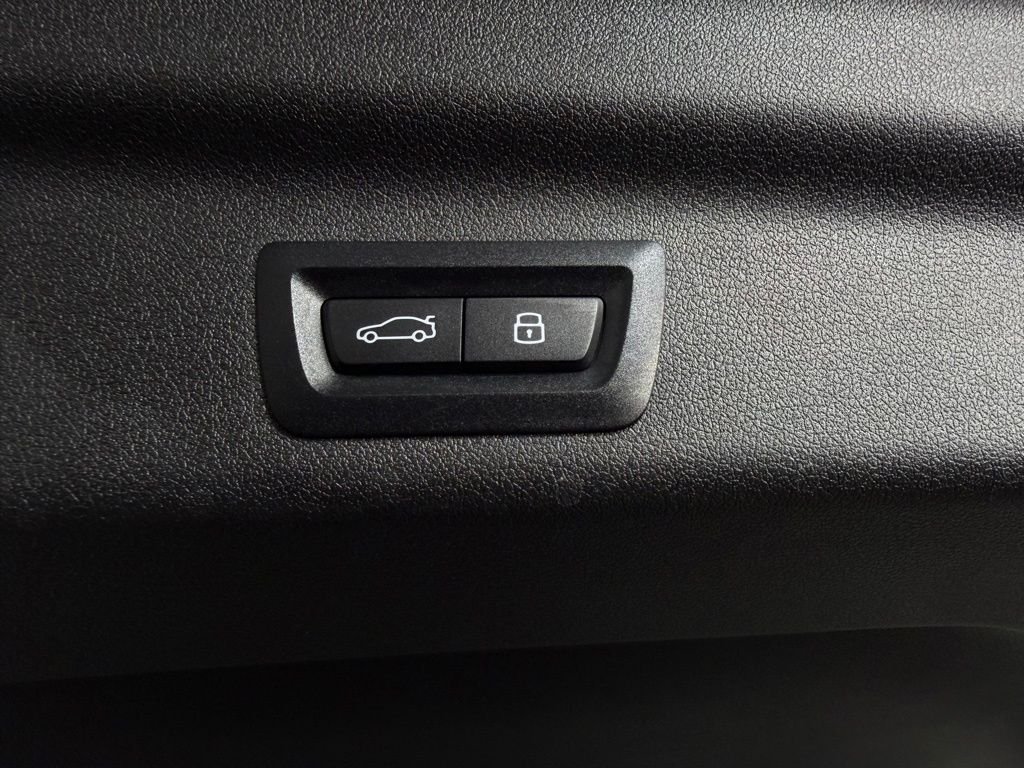 Used 2025 Alpine White BMW xDrive28i image 27