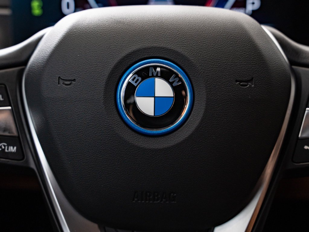 Used 2023 Mineral White Metallic BMW eDrive35 image 30