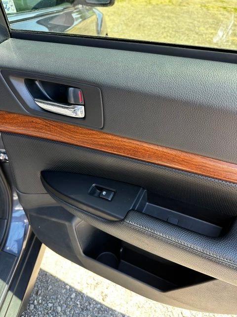 2014 Subaru Outback 2.5i Limited - Photo 18