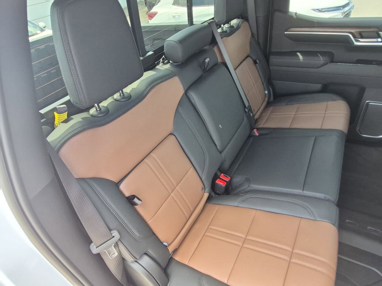 New 2026 Polar White Tricoat Chevrolet High Country image 28