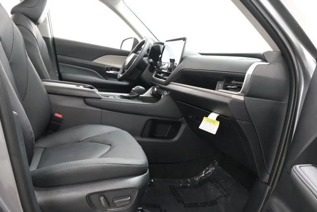 Certified Used 2026  Toyota Limited image 44