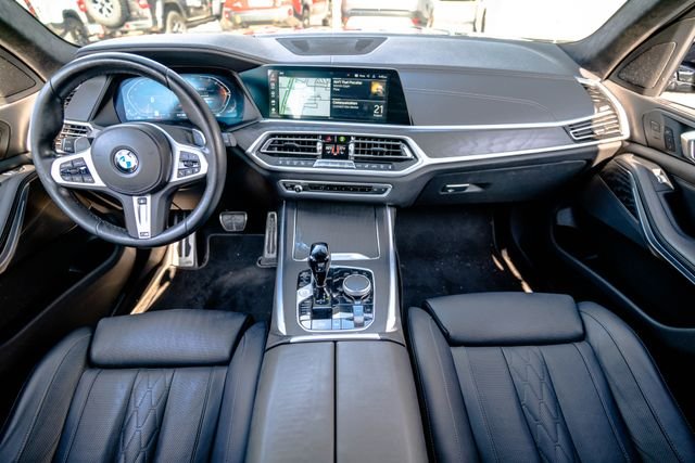 Used 2022 Black Sapphire Metallic BMW xDrive40i image 11