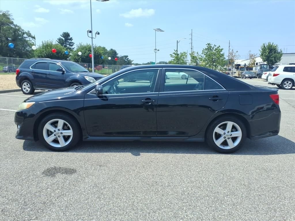 Used 2013 Black Toyota SE image 8