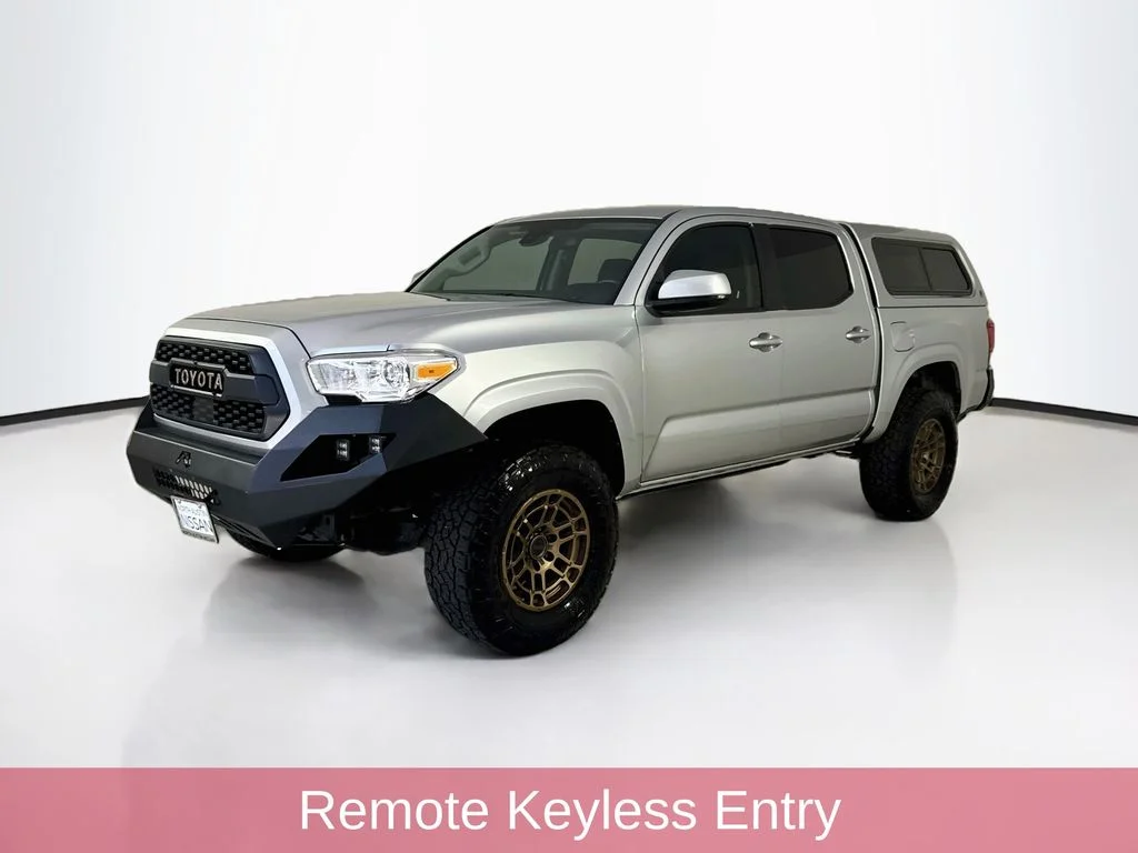 Used 2022 Silver Toyota SR image 3