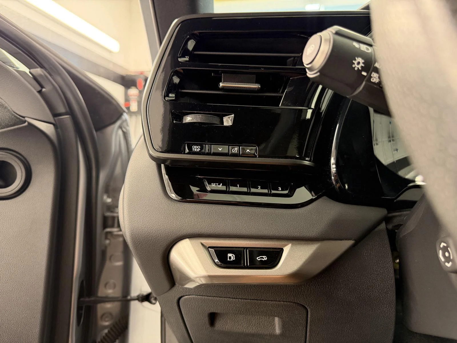 Certified Used 2024 Iridium Lexus RX 500h F SPORT Performance image 18