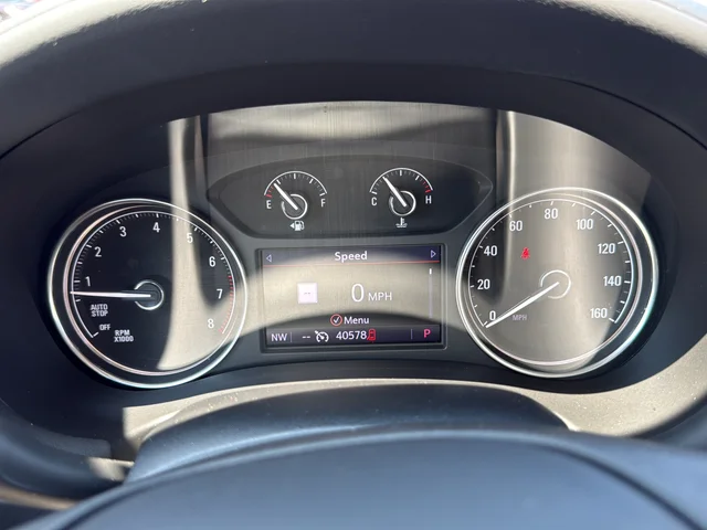 Used 2020 Red Buick Essence image 23