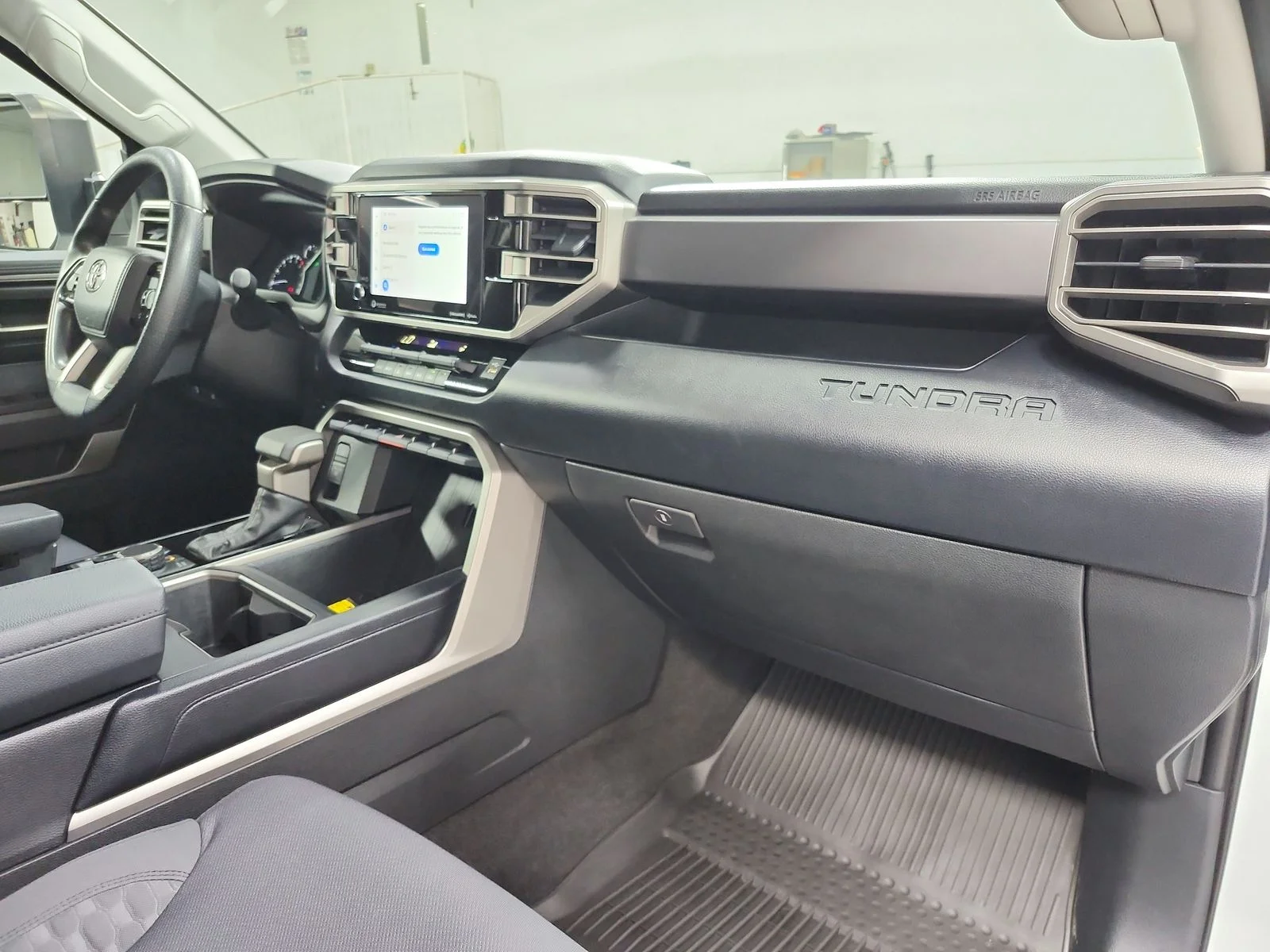 Used 2022 White Toyota SR5 image 36