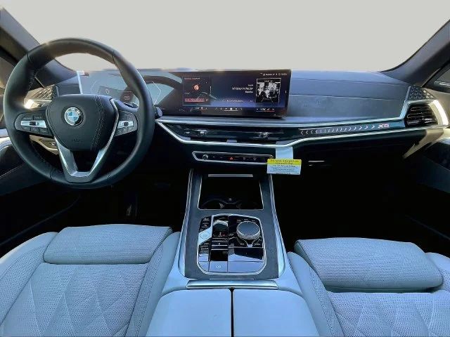 Used 2026 White BMW sDrive40i image 9