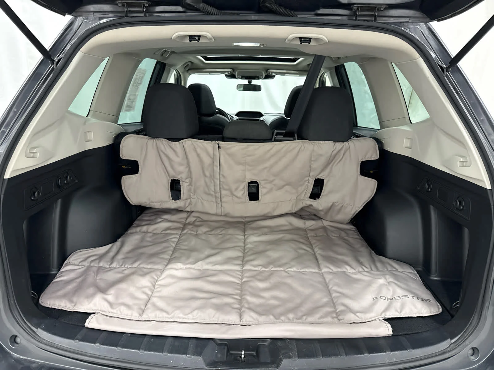 Used 2023  Subaru Premium image 11