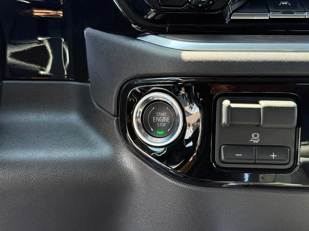 New 2026 Onyx Black GMC SLT image 28