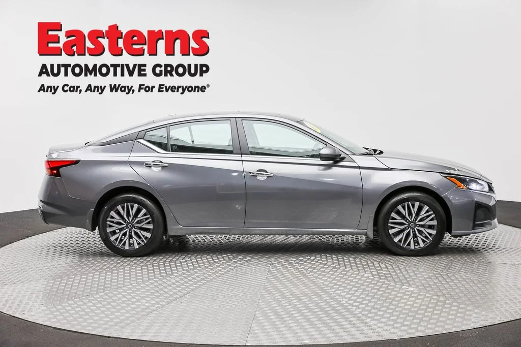Used 2024 Gray Nissan 2.5 SV image 4