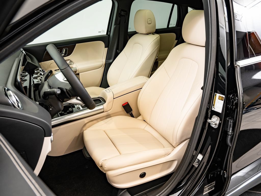 New 2026 Cosmos Black Metallic Mercedes-Benz GLA 250 image 24
