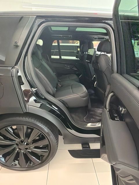 New 2026 Narvik Black Land Rover SV image 7