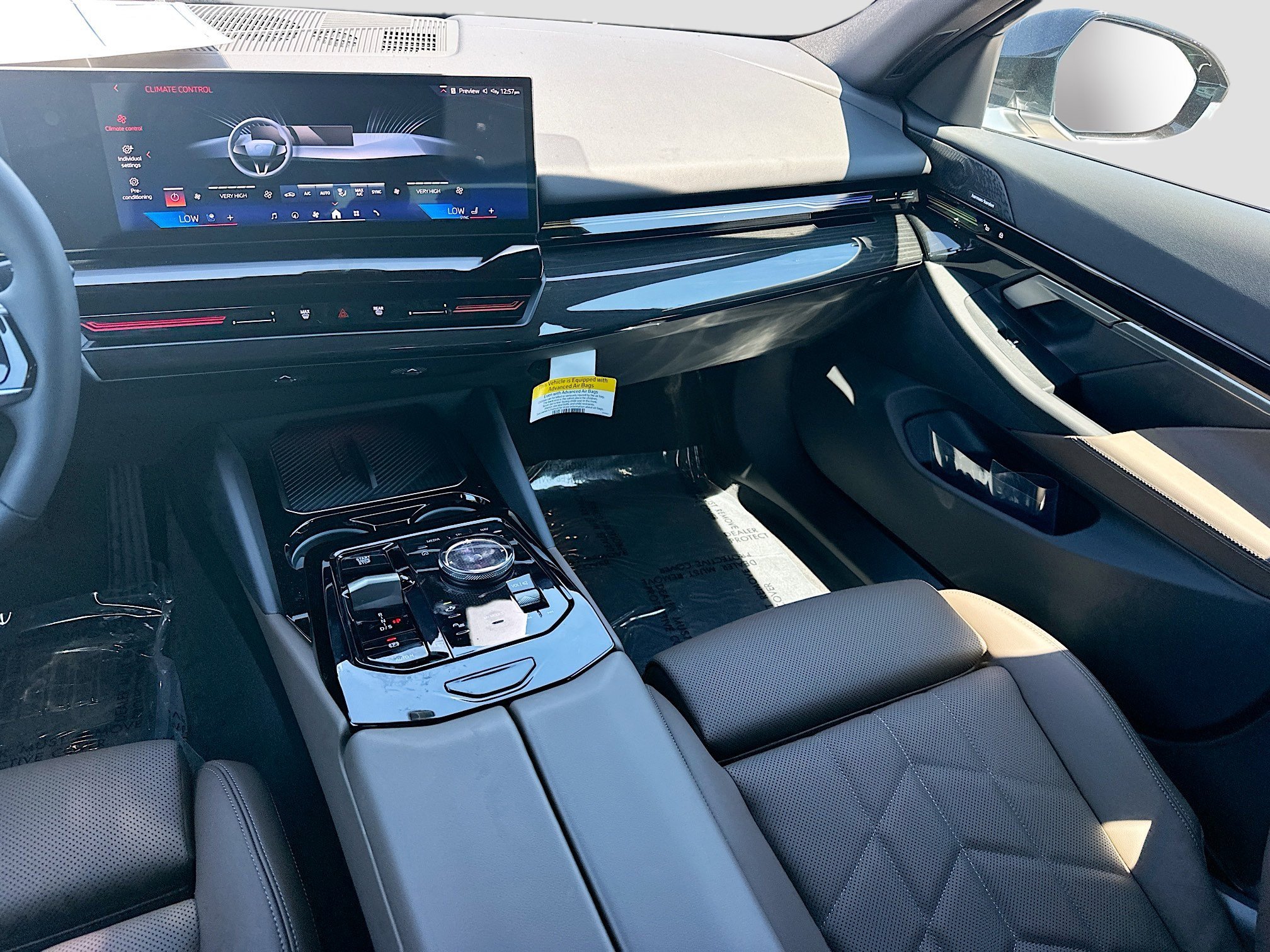 New 2025 Black Sapphire Metallic BMW 530i image 18