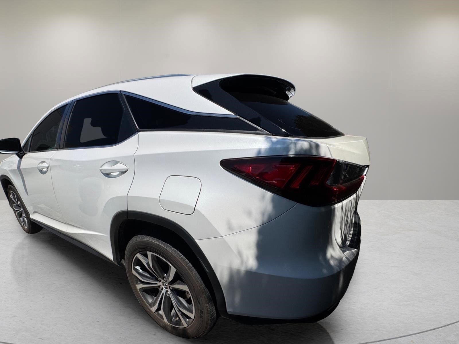 Used 2022 White Pearl Lexus RX 350 image 5