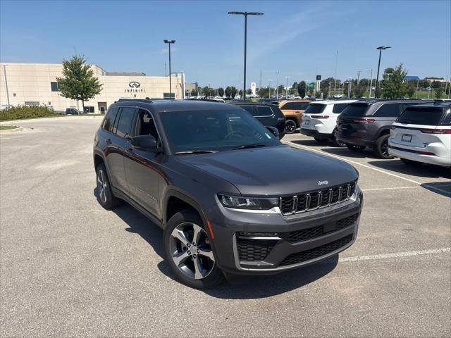 New 2026 Baltic Gray Metallic Clear-Coat Exterior Paint Jeep Limited image 3