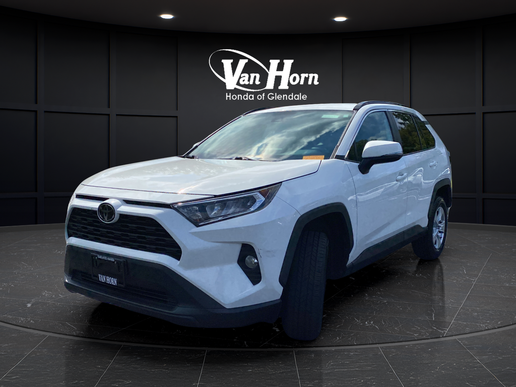 Used 2020 Super White Toyota XLE image 3