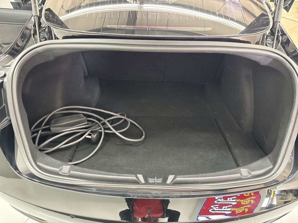 Used 2018  Tesla Long Range image 12