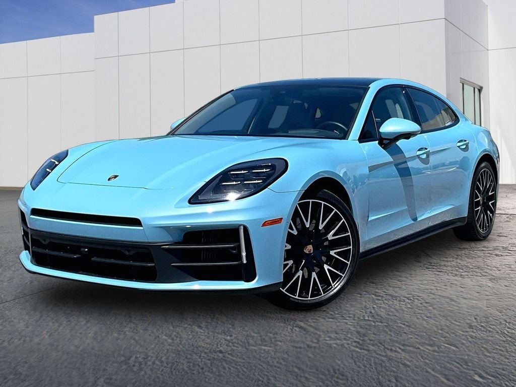 2025 Porsche Panamera 4's photo