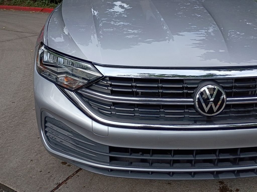 Used 2022 Silver Volkswagen 1.5T SE image 11