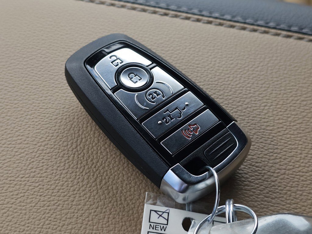New 2026 Star White Metallic Tri-Coat Ford King Ranch image 37