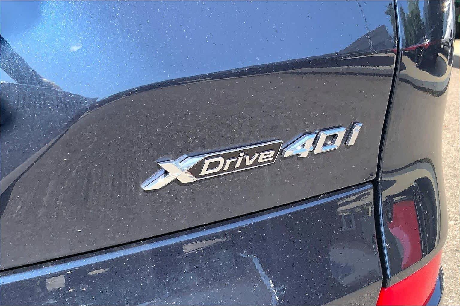 New 2026 Carbon Black Metallic BMW xDrive40i image 15
