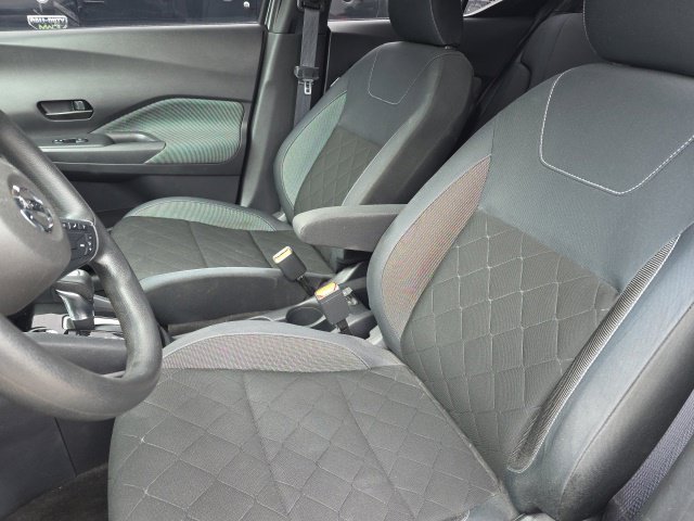 Used 2020 Gray Nissan S image 5