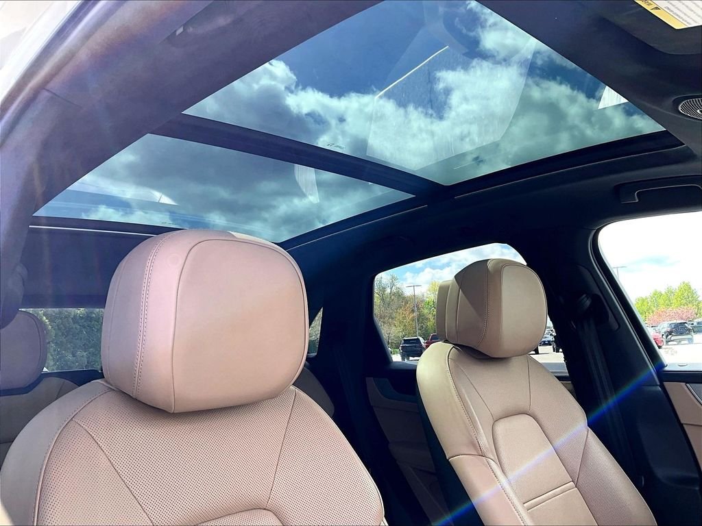 Used 2024 White Porsche Base image 22