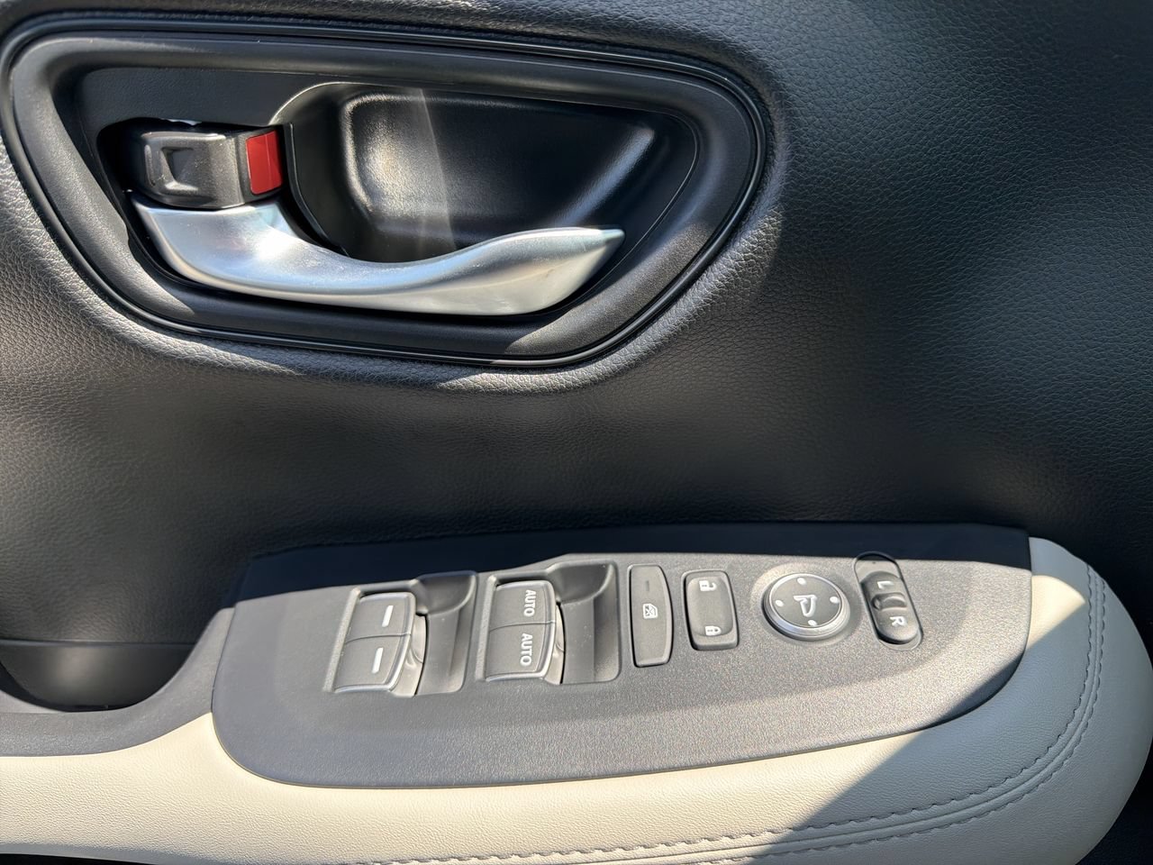 New 2026 Platinum White Pearl Honda EX-L AWD CVT image 13
