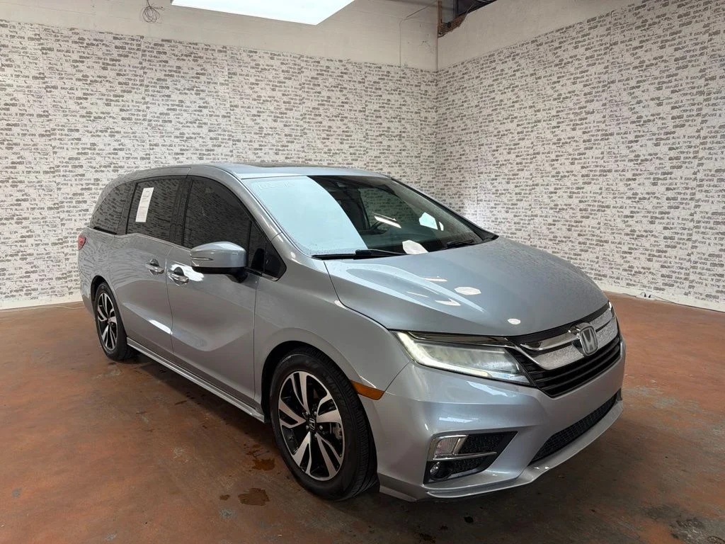 Used 2019 Lunar Silver Metallic Honda Elite image 1