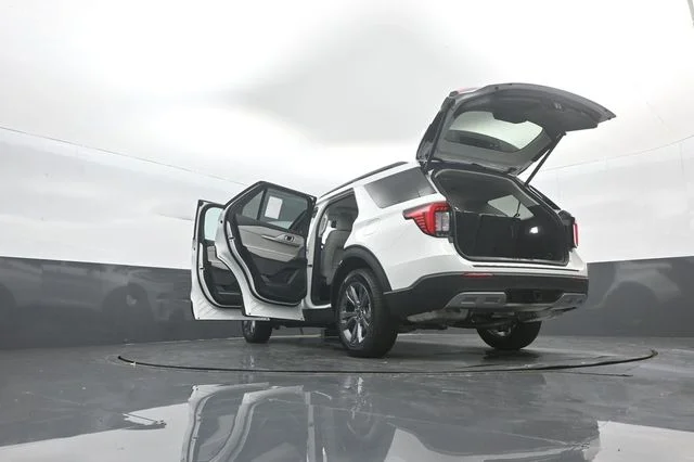 New 2026 Star White Metallic Tri-Coat Ford Active image 43