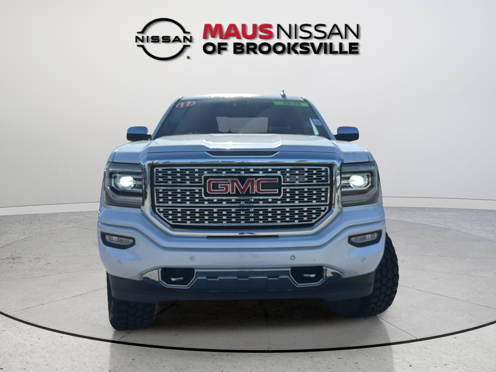 Used 2017 White GMC Denali image 3