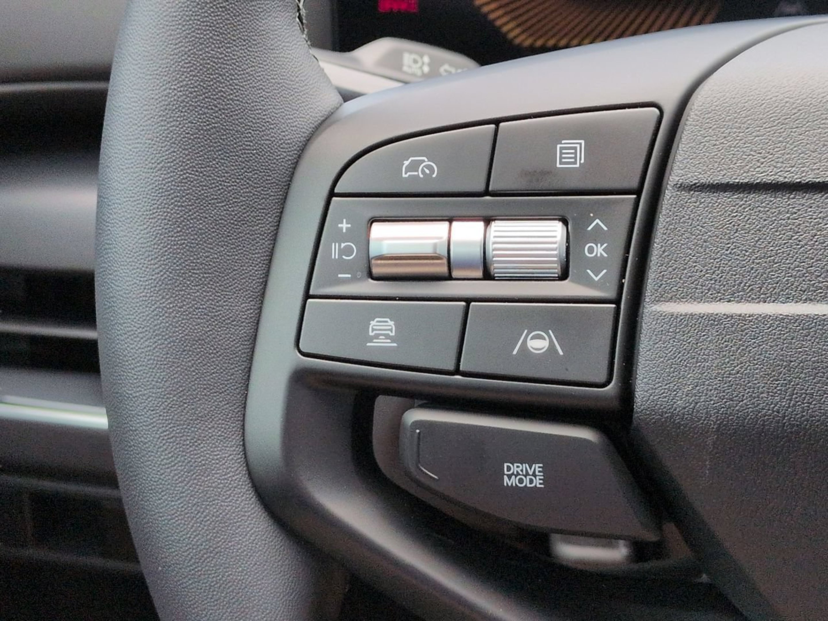 New 2026 Snow White Pearl Kia EX image 27