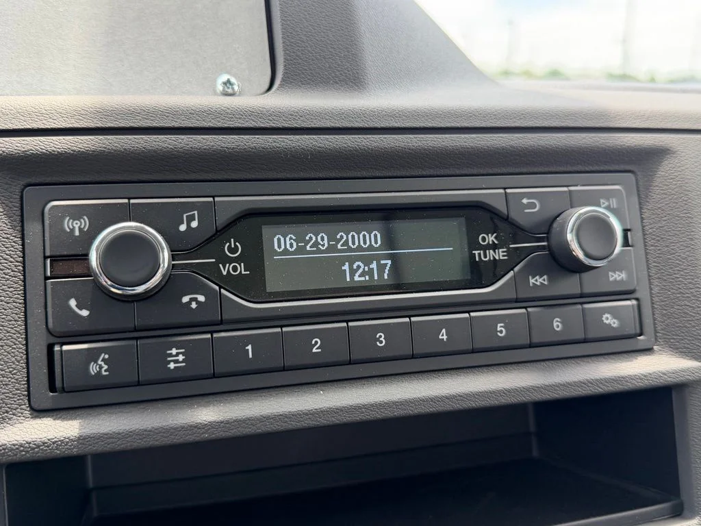 New 2026 Oxford White Ford E-350 SRW image 39